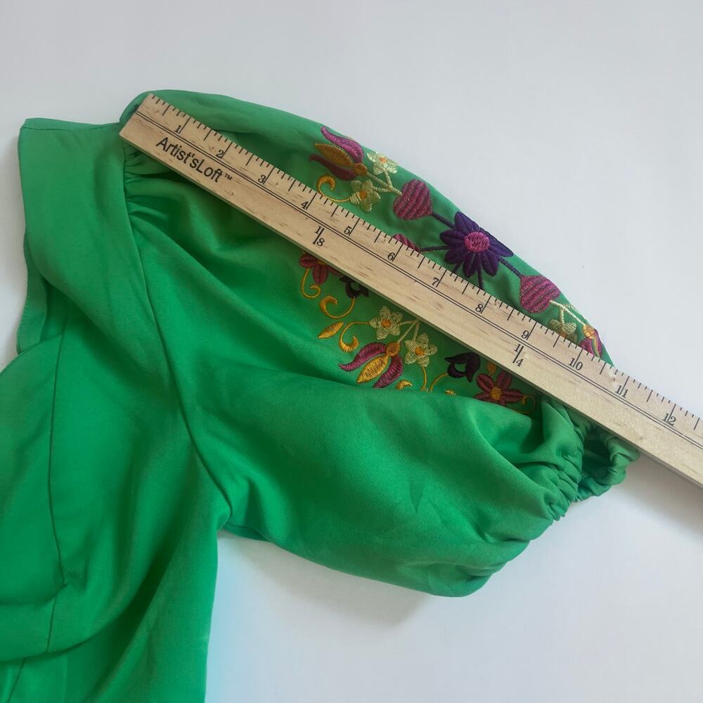 MISS MIA MIA NWT CROP TOP PUFF FLORAL EMBRIODERED SLEEVES BRIGHT GREEN SIZE M - Picture 6 of 11